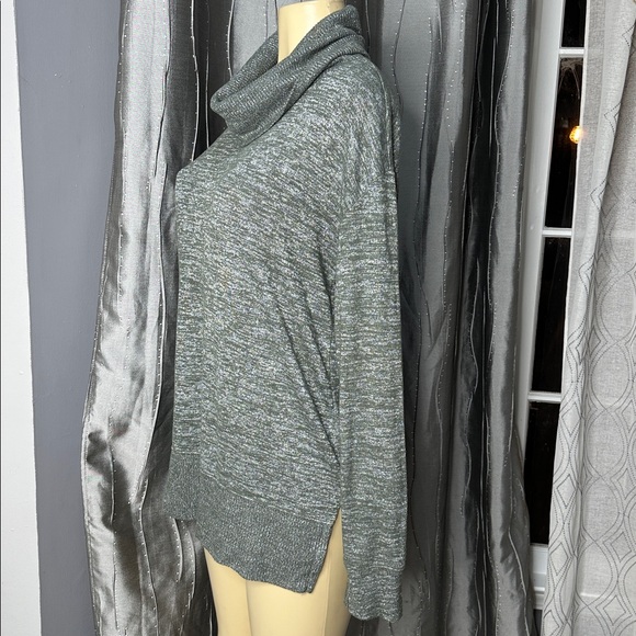 Gap Women’s Sz M Sweater Green-Gray Tunic Cowl Neck Lightweight Long Sleeve - Picture 2 of 7